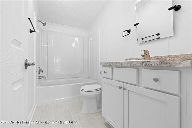 1976 Bolock Highway, Charlotte, MI 48813