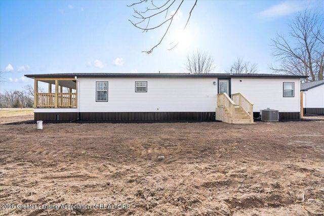 1976 Bolock Highway, Charlotte, MI 48813