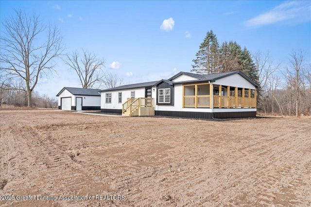 1976 Bolock Highway, Charlotte, MI 48813