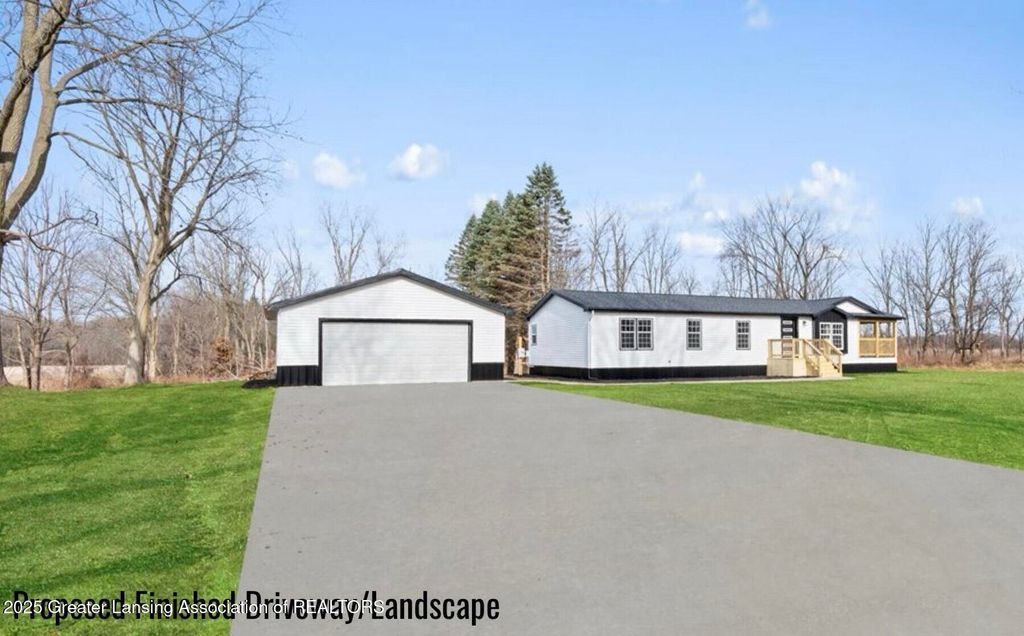 1976 Bolock Highway, Charlotte, MI 48813