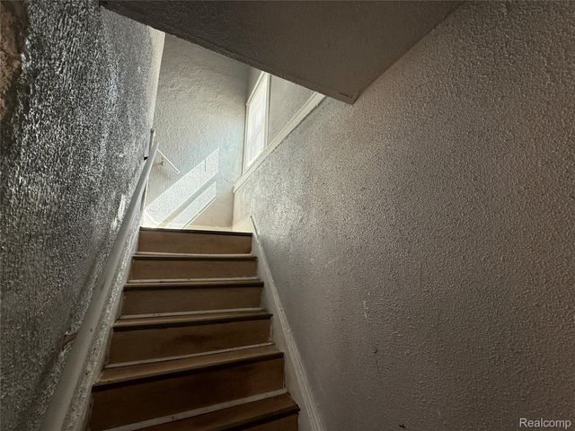 16206 Snowden Street, Detroit, MI 48235