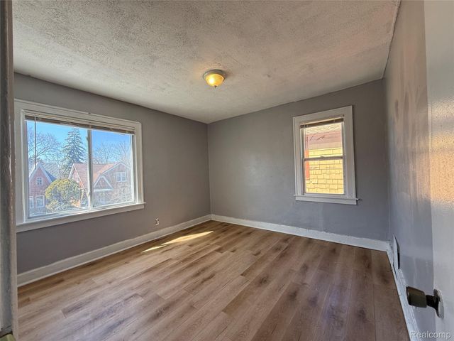 16206 Snowden Street, Detroit, MI 48235