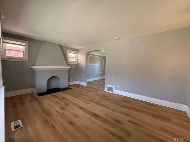 16206 Snowden Street, Detroit, MI 48235