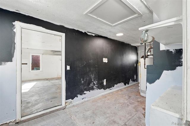 17620 Cornell Road, Southfield, MI 48075