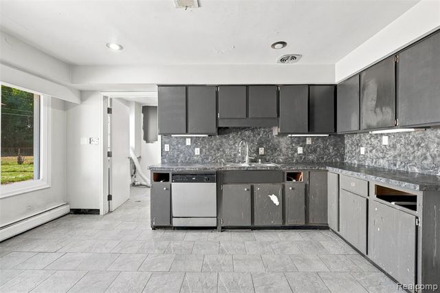 17620 Cornell Road, Southfield, MI 48075