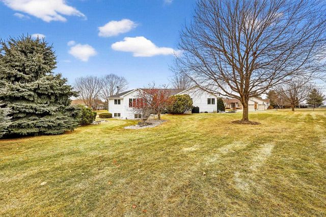 3253 Conservancy Estates Lane, Sun Prairie, WI 53590