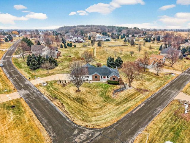 3253 Conservancy Estates Lane, Sun Prairie, WI 53590