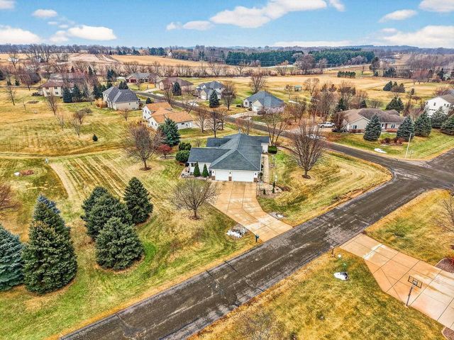 3253 Conservancy Estates Lane, Sun Prairie, WI 53590