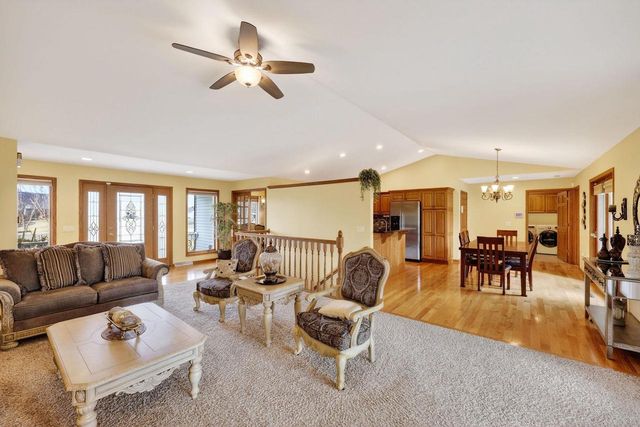 3253 Conservancy Estates Lane, Sun Prairie, WI 53590