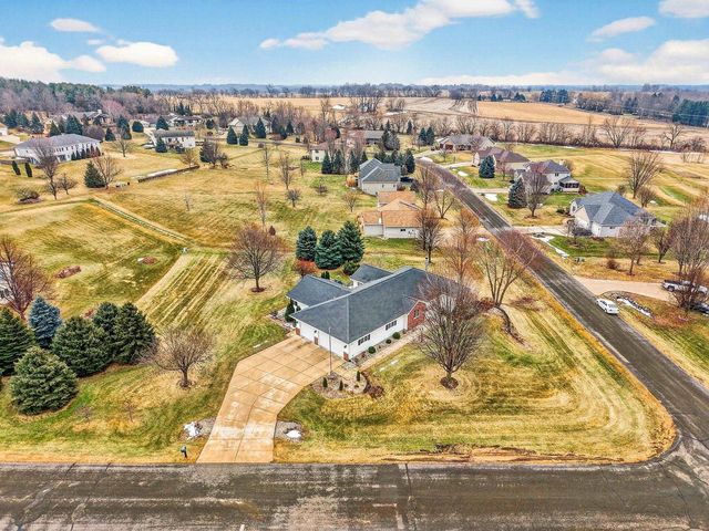 3253 Conservancy Estates Lane, Sun Prairie, WI 53590