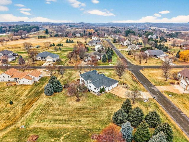 3253 Conservancy Estates Lane, Sun Prairie, WI 53590