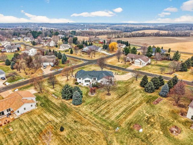 3253 Conservancy Estates Lane, Sun Prairie, WI 53590