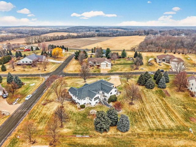 3253 Conservancy Estates Lane, Sun Prairie, WI 53590