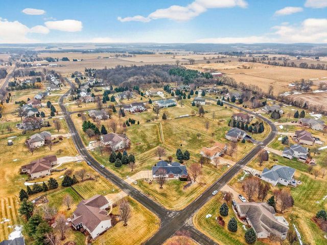 3253 Conservancy Estates Lane, Sun Prairie, WI 53590