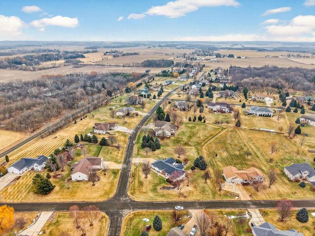 3253 Conservancy Estates Lane, Sun Prairie, WI 53590