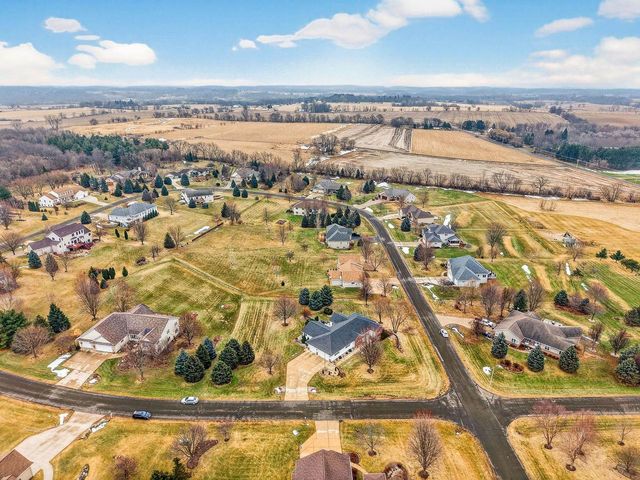 3253 Conservancy Estates Lane, Sun Prairie, WI 53590