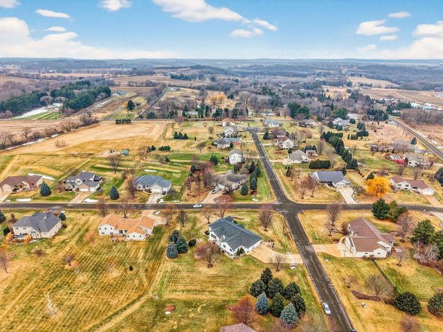 3253 Conservancy Estates Lane, Sun Prairie, WI 53590