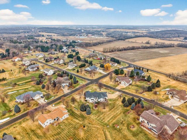 3253 Conservancy Estates Lane, Sun Prairie, WI 53590