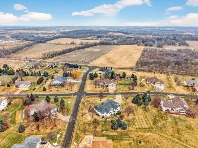 3253 Conservancy Estates Lane, Sun Prairie, WI 53590