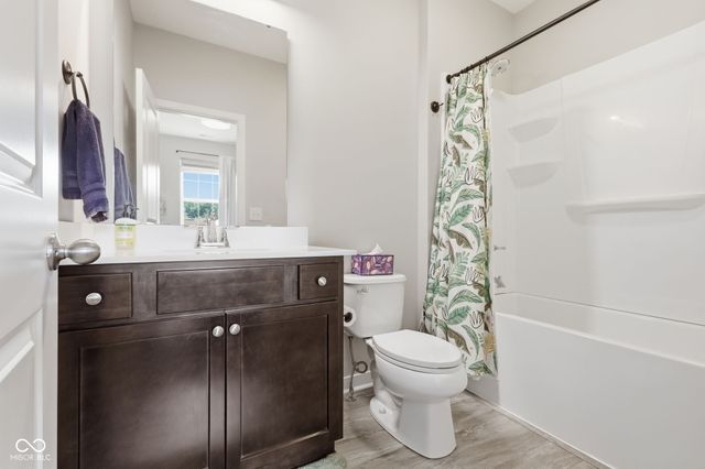 11050 Portage Woods Drive, Fishers, IN 46040