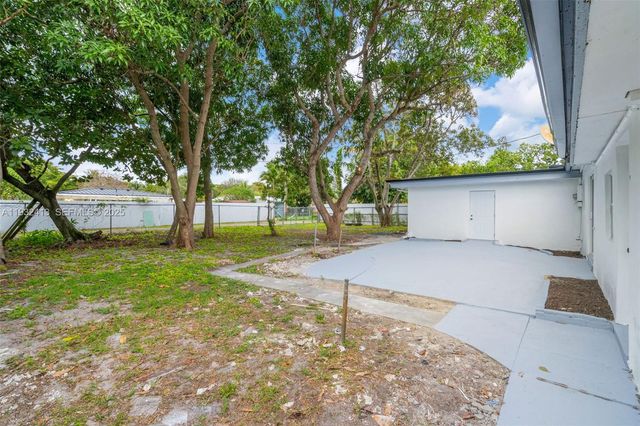 1635 NW 130th St, North Miami, FL 33167