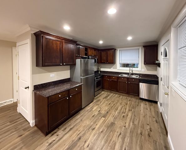 14507 Ridgeway Avenue, Midlothian, IL 60445