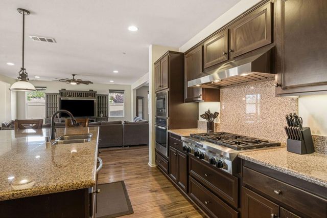 25334 High Noon Court, Menifee, CA 92584