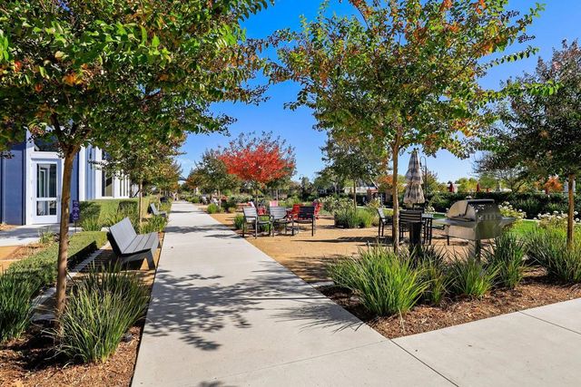 25334 High Noon Court, Menifee, CA 92584