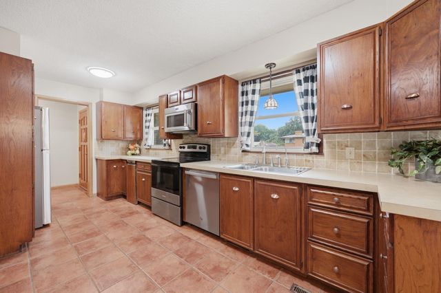 1104 N PINECREST STREET, Wichita, KS 67208