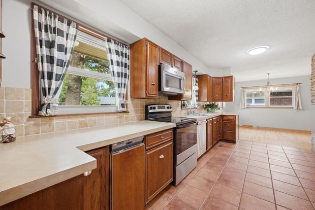 1104 N PINECREST STREET, Wichita, KS 67208