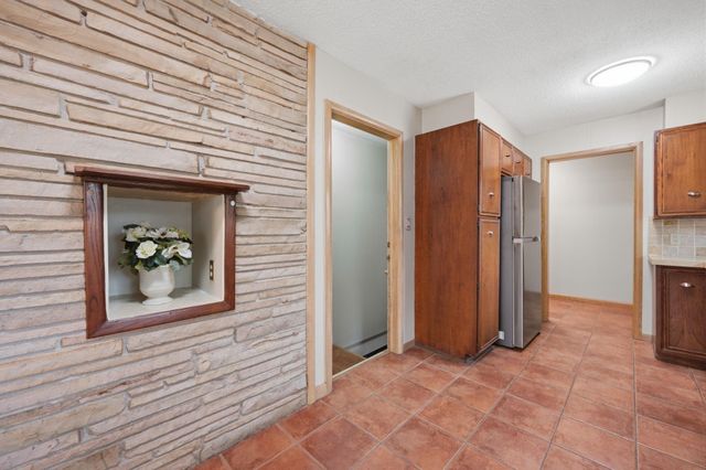 1104 N PINECREST STREET, Wichita, KS 67208