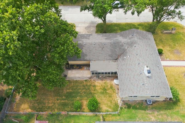 1104 N PINECREST STREET, Wichita, KS 67208