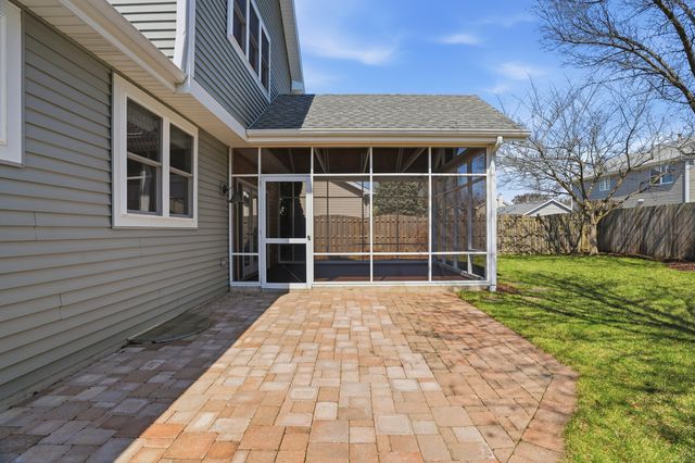 330 Indian Ridge Trail, Wauconda, IL 60084
