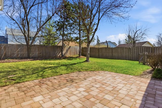 330 Indian Ridge Trail, Wauconda, IL 60084