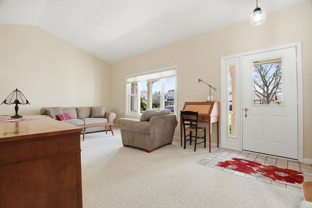 330 Indian Ridge Trail, Wauconda, IL 60084