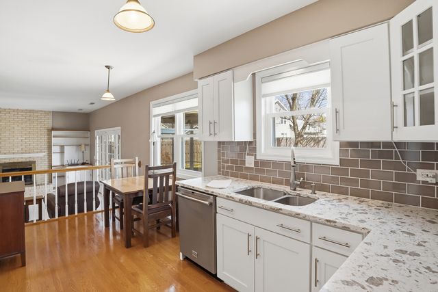 330 Indian Ridge Trail, Wauconda, IL 60084