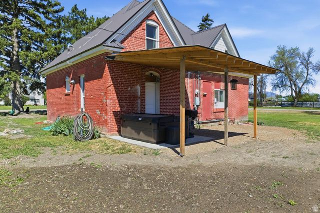 112 S 1ST E, Weston, ID 83286