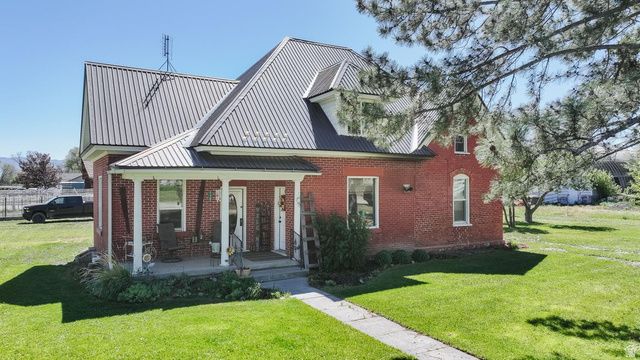 112 S 1ST E, Weston, ID 83286