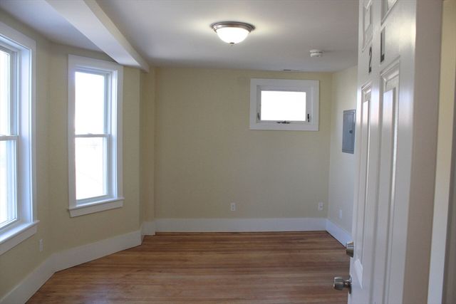 78 Endicott St 2L, Peabody, MA 01960