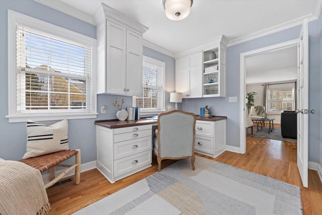 5550 N Hollywood AVENUE, Whitefish Bay, WI 53217