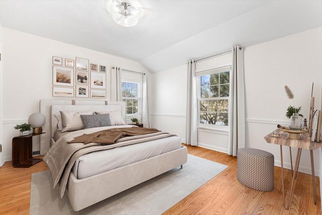 5550 N Hollywood AVENUE, Whitefish Bay, WI 53217