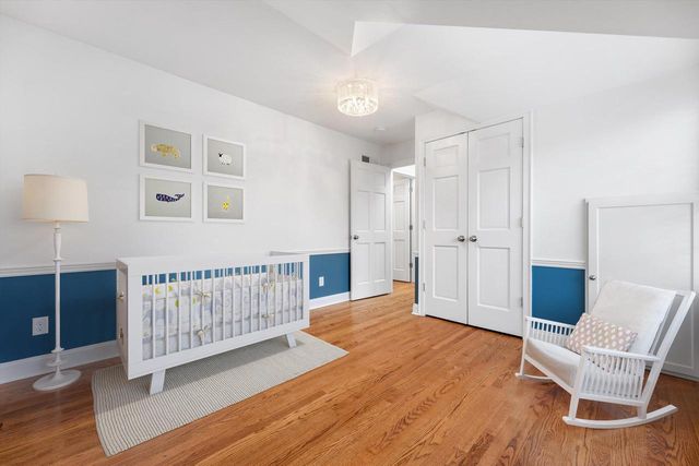 5550 N Hollywood AVENUE, Whitefish Bay, WI 53217