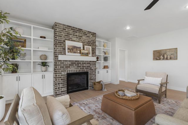 6035 S Clay Avenue, Springfield, MO 65810