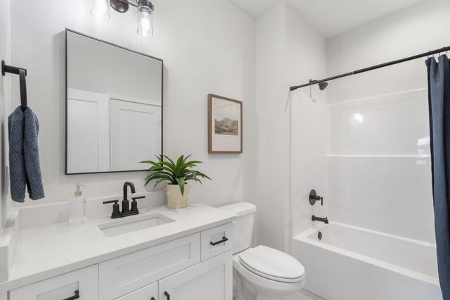 6035 S Clay Avenue, Springfield, MO 65810