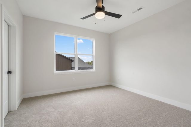 6035 S Clay Avenue, Springfield, MO 65810