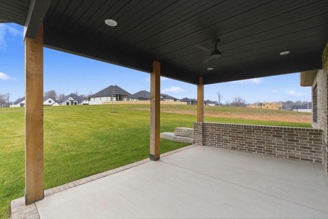 6035 S Clay Avenue, Springfield, MO 65810