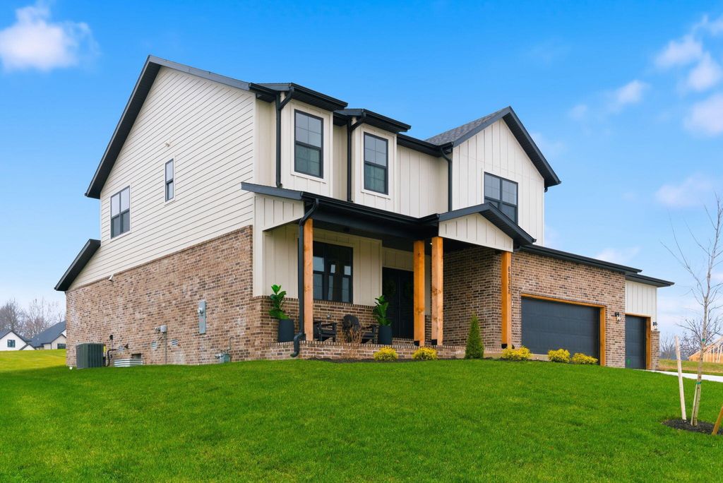 6035 S Clay Avenue, Springfield, MO 65810