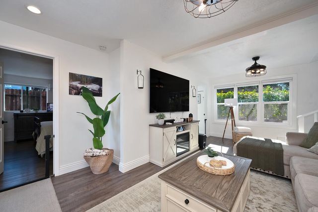 200 Channel Hill Rd, Auburn, CA 95603