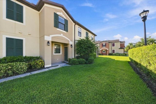 9128 CAROLINA WREN DRIVE, Tampa, FL 33626