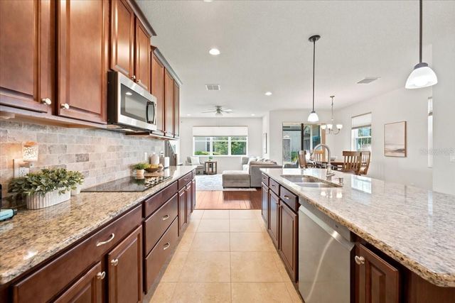 9128 CAROLINA WREN DRIVE, Tampa, FL 33626